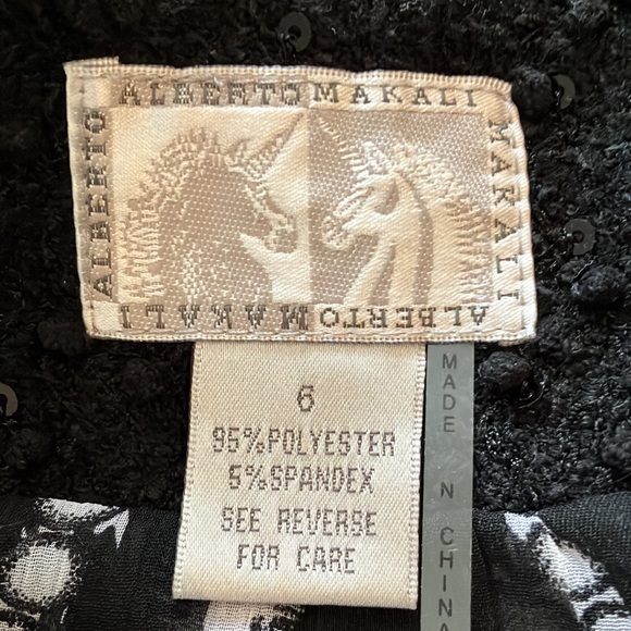 Fun pearl collared black jacket with fun knotted and sequenced blazer. - Picture 11 of 14